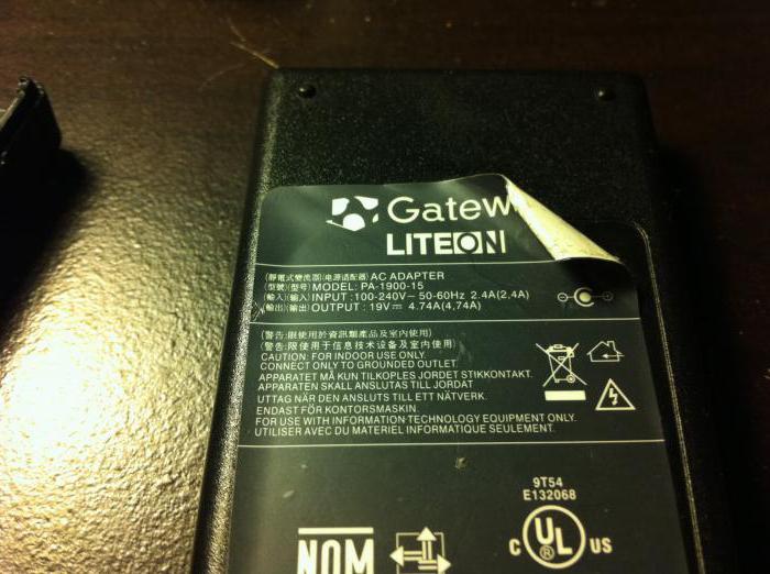 Nå vurder hvordan du demonterer strømforsyningen   Lenovo notatbok